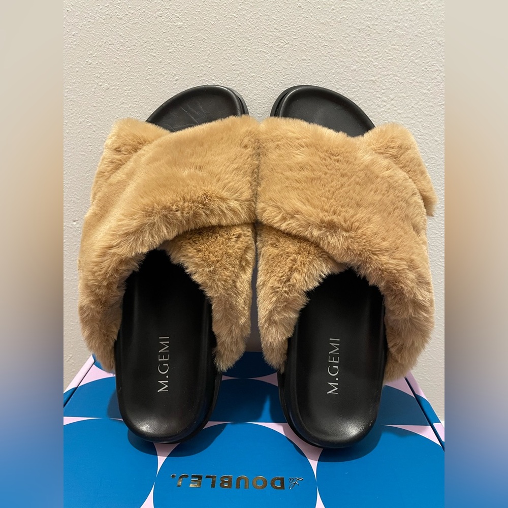 M. Gemi Italian Leather Faux Fur Tan Slides, Size 10